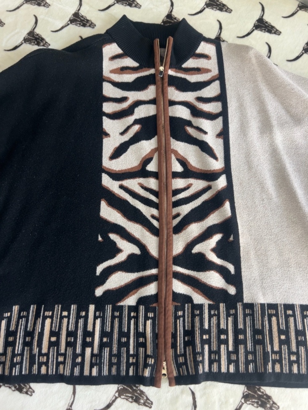 Chico’s Animal Print Zip Front Poncho Cape Sweater L/XL Black Taupe